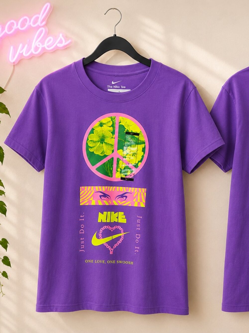 Nike T-shirt NWT Kids size L